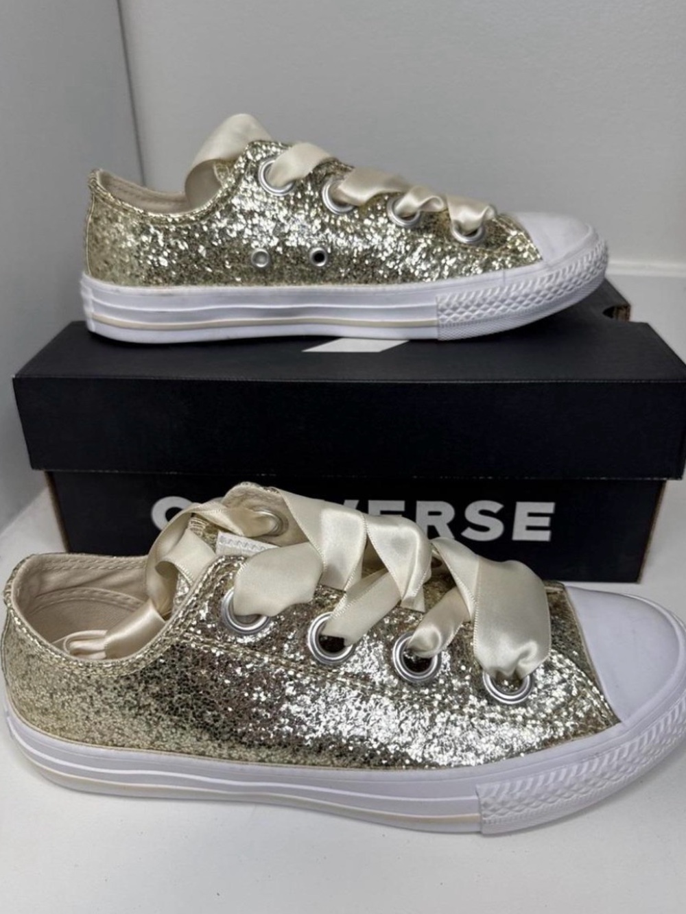 Converse Kids Low Top Sneakers in Gold Glitter 2.5